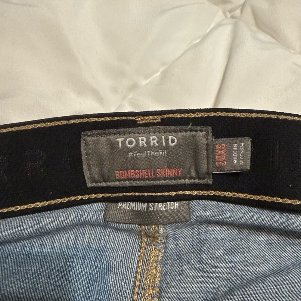 Torrid Distressed Blue Ankle Jeans - Picture 4 of 5